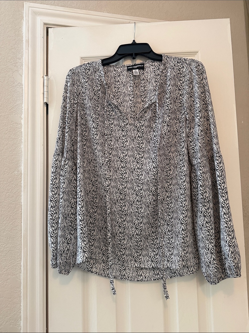 Karl Lagerfeld Black and White Printed V-Neck Blouse